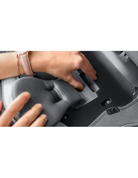 Britax Römer Evolvafix Space Black.