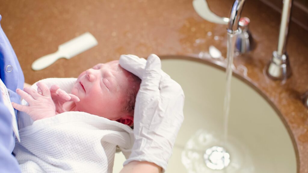 Higiene y aseo del recién nacido